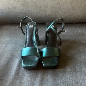 BP metallic teal block pumps